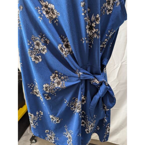 Elle Women's Size Large Blue Sleeveless Blouse Shell Camisole Tank Top Shirt EUC - Picture 2 of 13